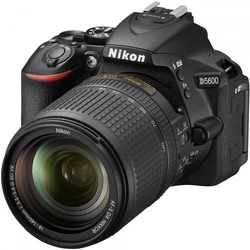 Photographiez en voyage dans la nature ou durant vos activités sportives avec le Nikon D5600 et la sangle Camstrap mains libres