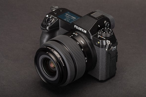Le Fujifilm GFX50S-II est un appareil photo numérique de la gamme moyen-format de Fujifilm