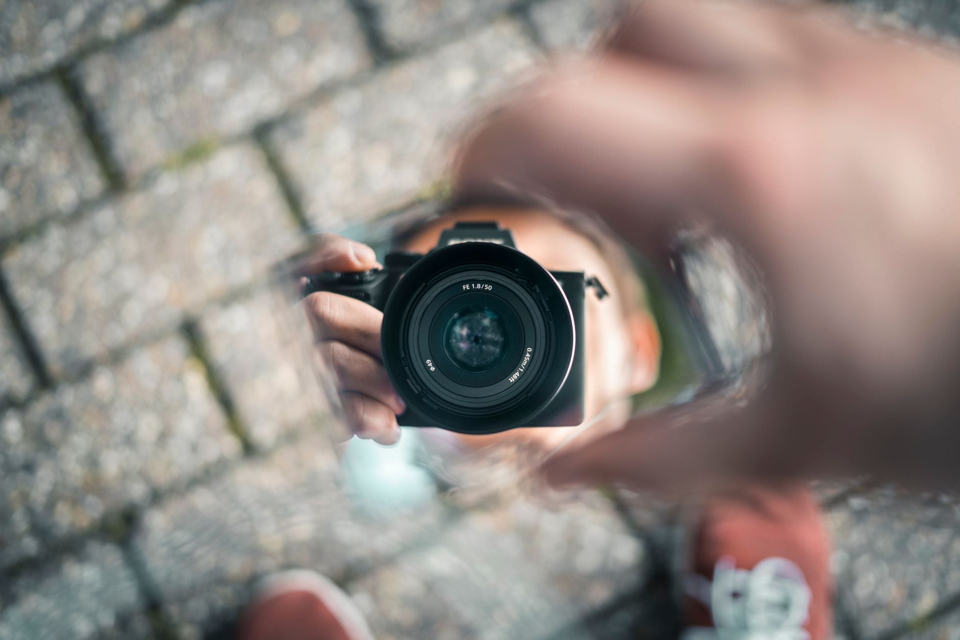 How to catch street moments without missing the next frame — featured