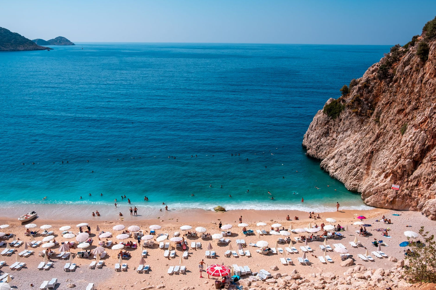 Summer Travel Photos That Feel Calmer, Not Busier — featured
