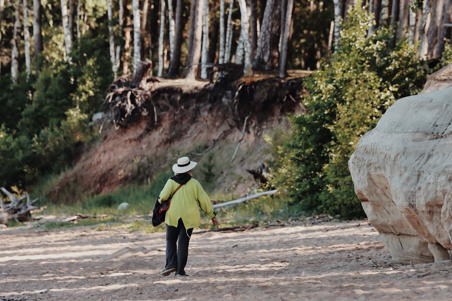 Avoid Neck and Back Pain on Long Summer Photo Walks and Hikes — featured