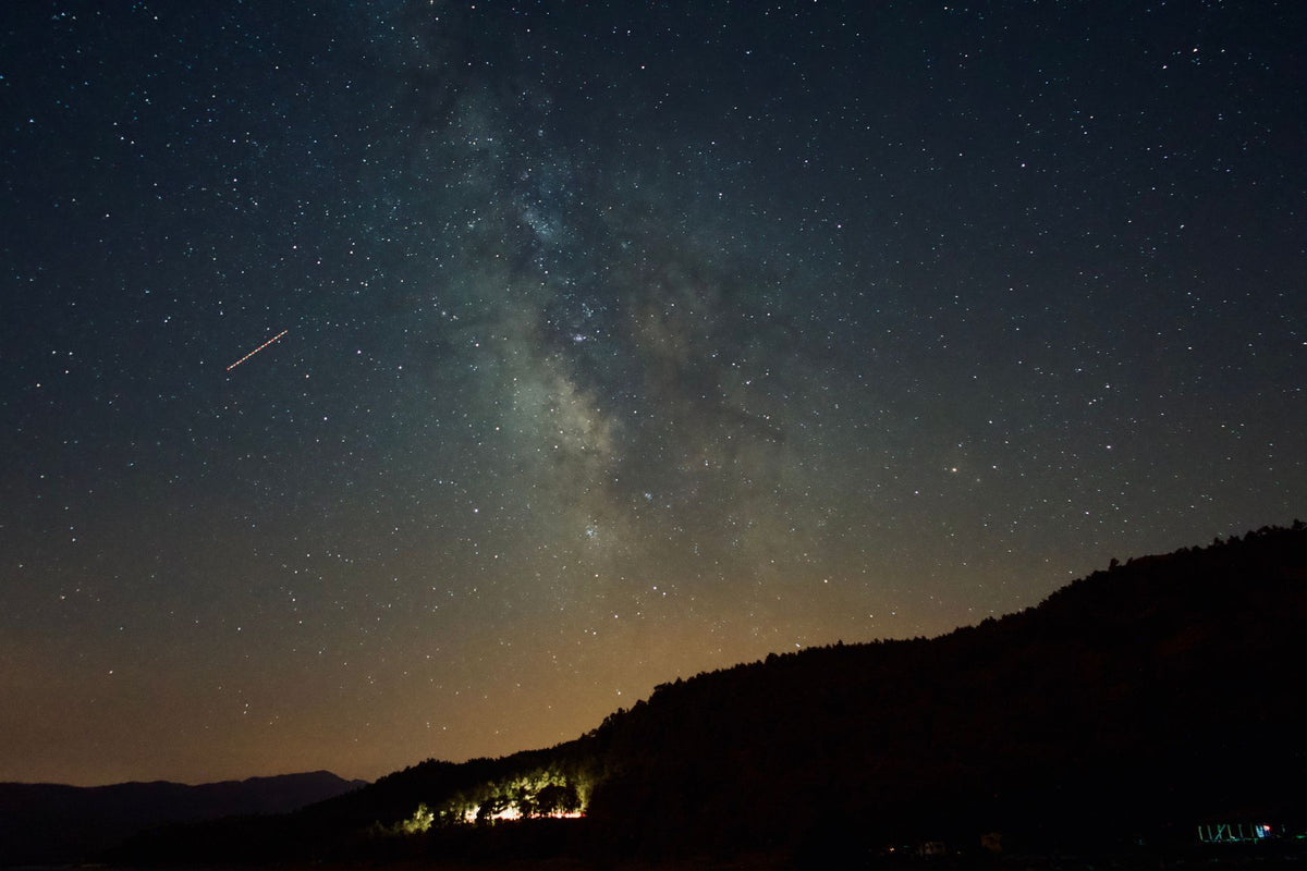 Shoot the Milky Way from a trailhead pull-off — featured