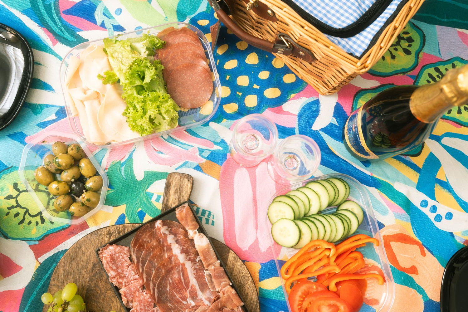 7 ways to make a picnic spread look irresistible — featured