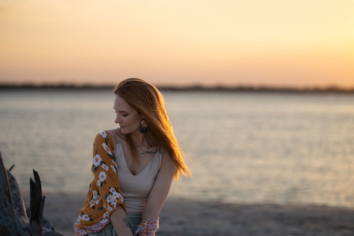 Golden hour beach portraits without squinting or blown highlights — featured