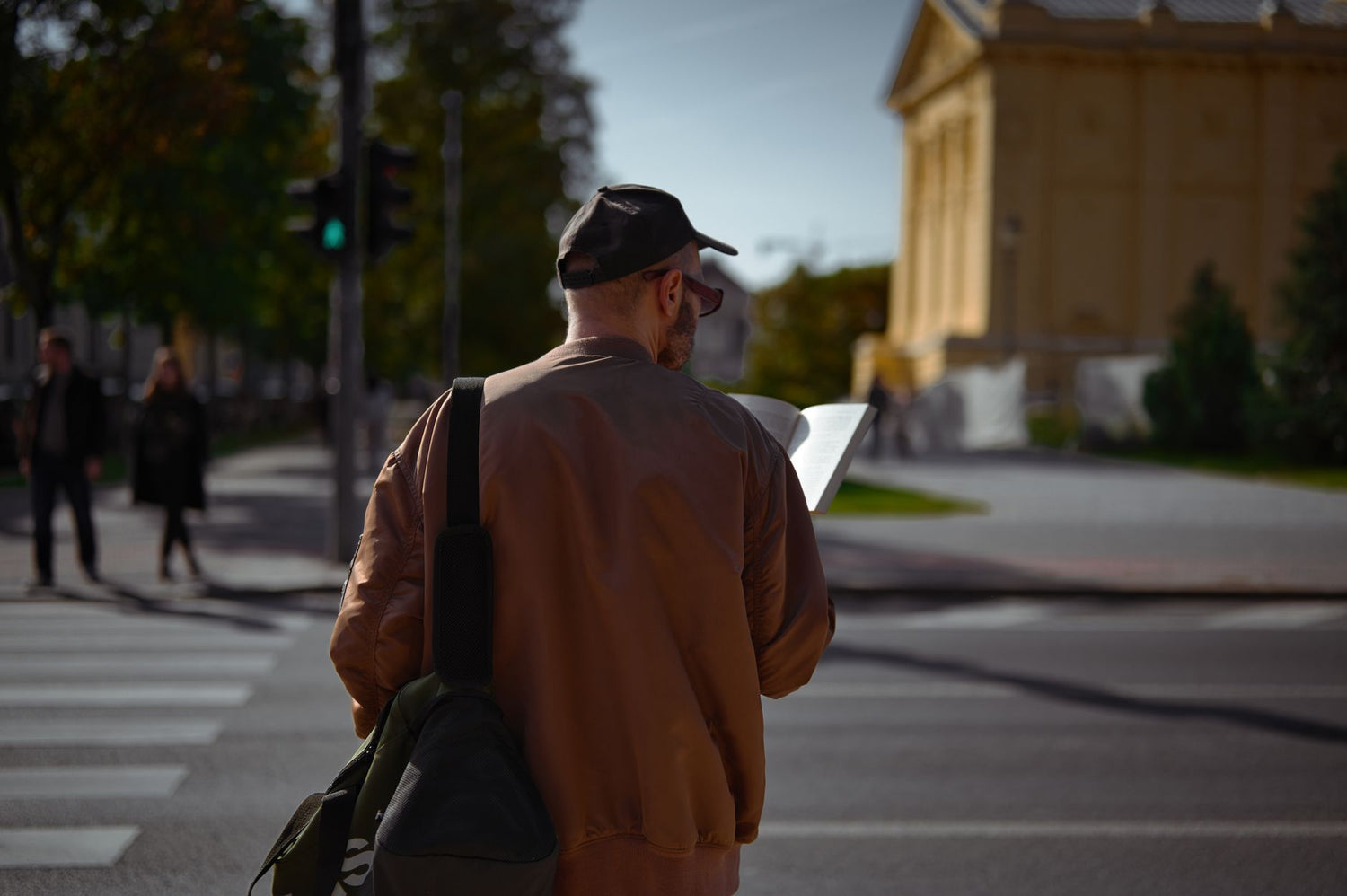 Carry Less, Shoot More on Day Trips and City Breaks — featured