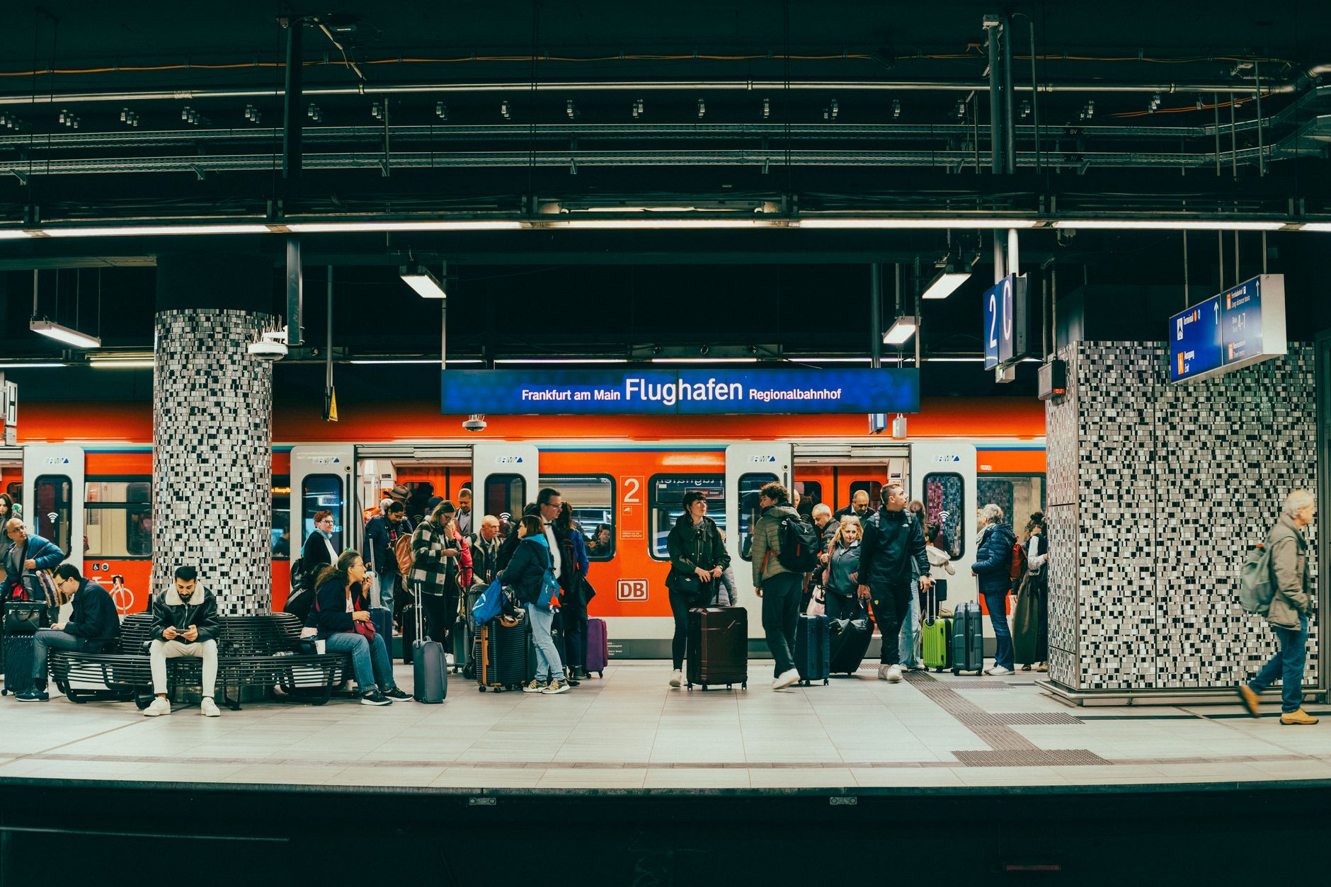 How to keep your camera ready through airport stops and train platforms — featured