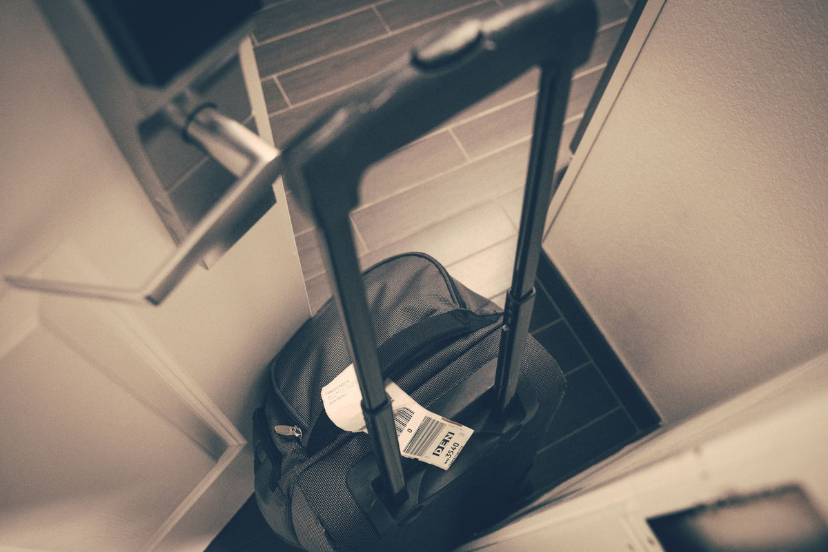How to keep your camera ready from airport check-in to arrival — featured
