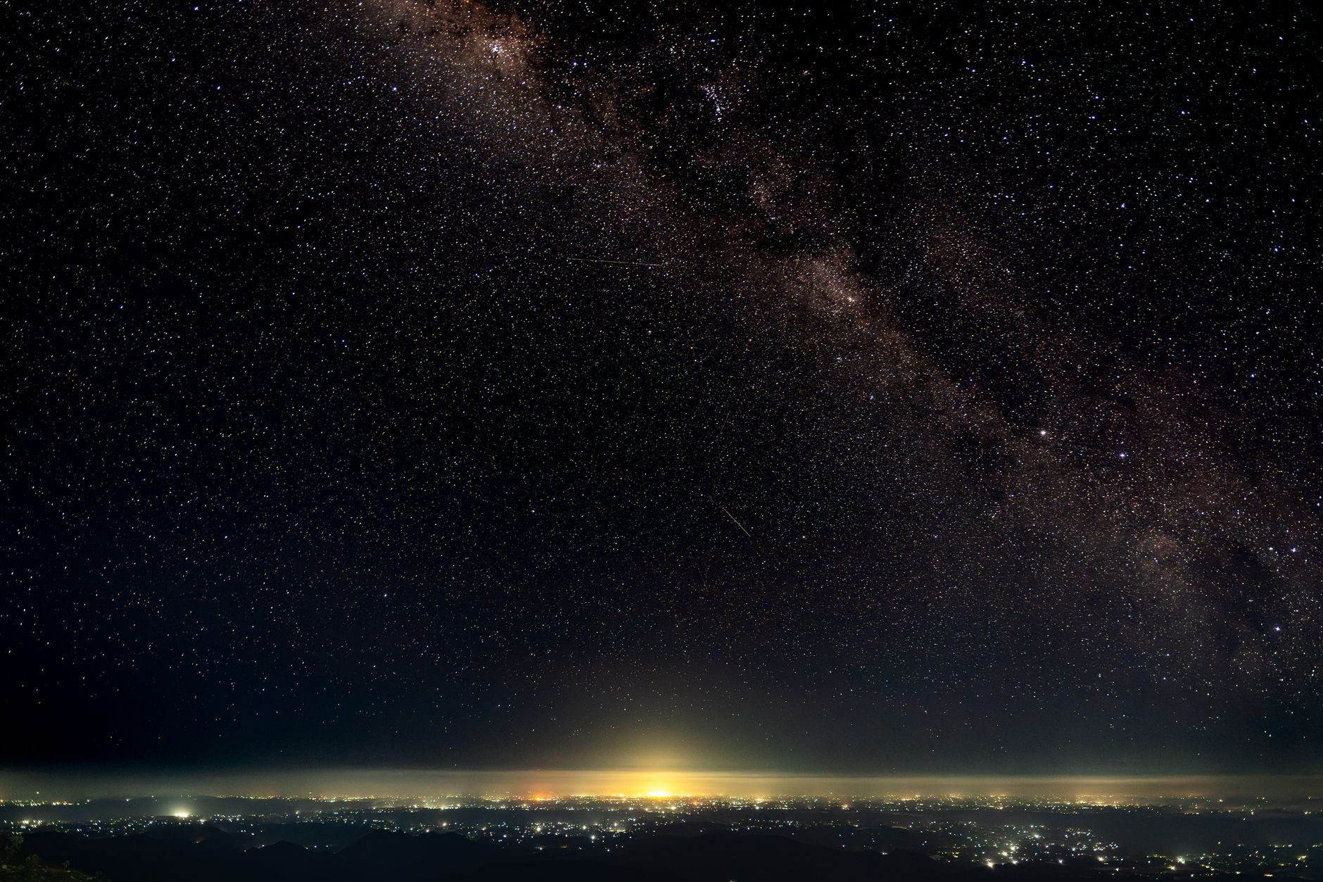 How to find stars when city lights get in the way — featured
