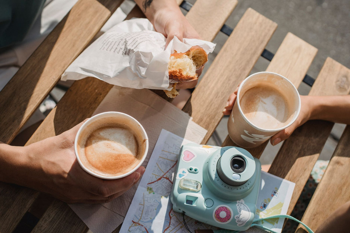 How to keep your travel shots sharp from café to coastline — featured