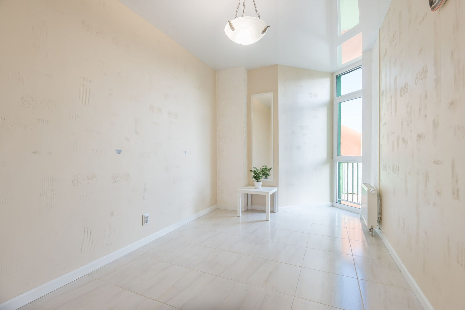 How to make apartment listings feel brighter and roomier — featured