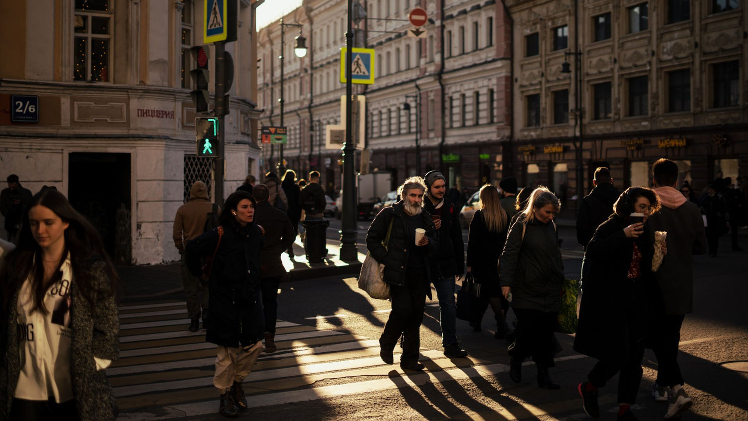 Golden Hour Street Shots When the Sun Stays Up Late — featured