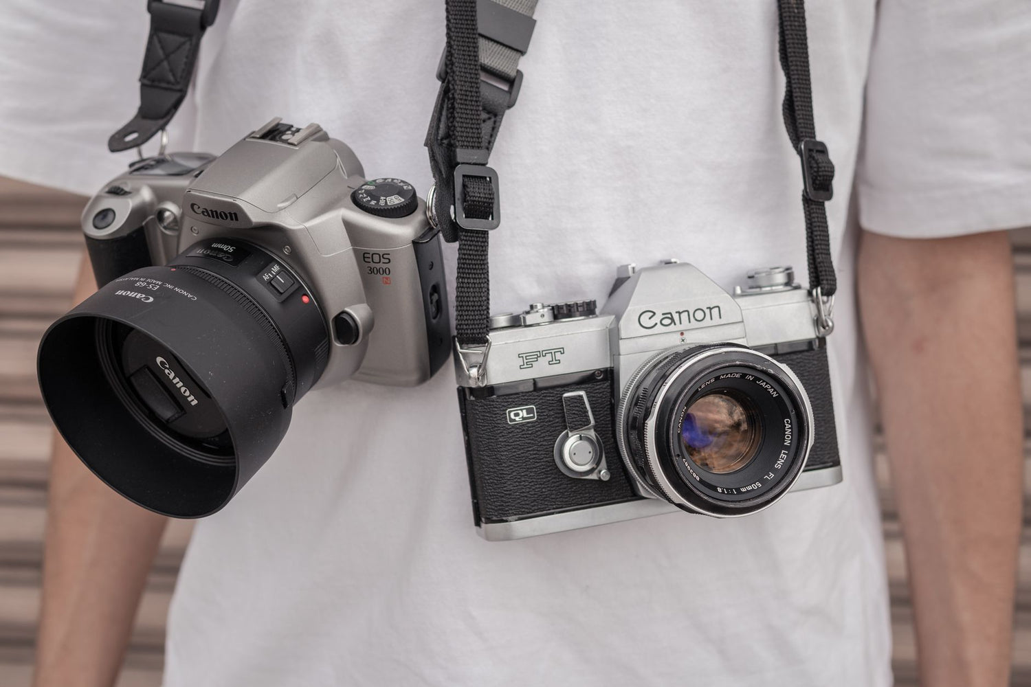 Hands-Free vs Sling Camera Straps for Mirrorless: Which to Buy — featured