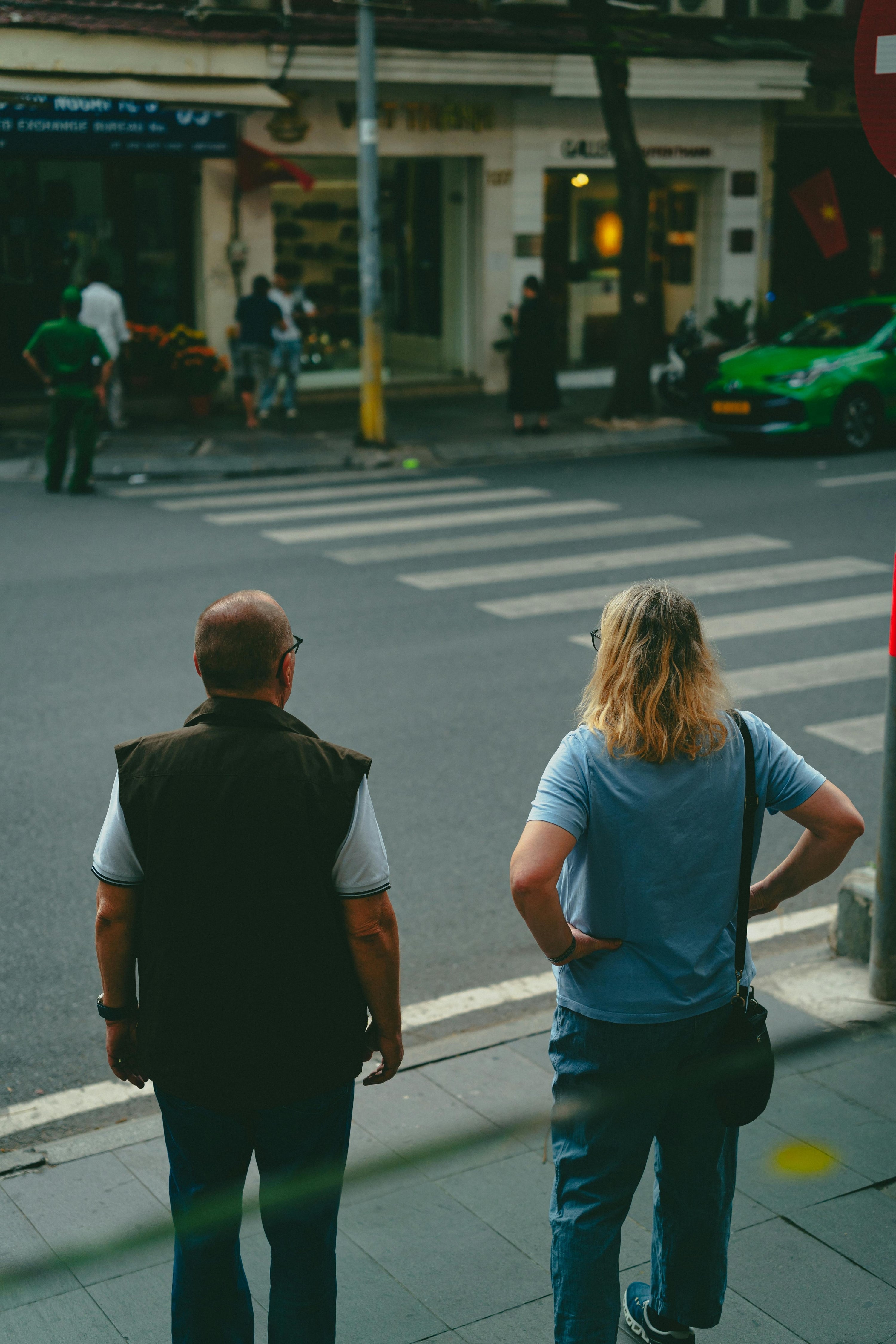 2025 Travel Photography Trends: Bold Colors, Candid Moments, and Unbreakable Straps