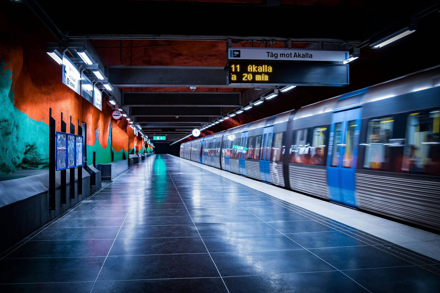 Hyperreal Dreamscapes Abroad: Lighting Hacks and Straps for Epic 2025 Travel Photos