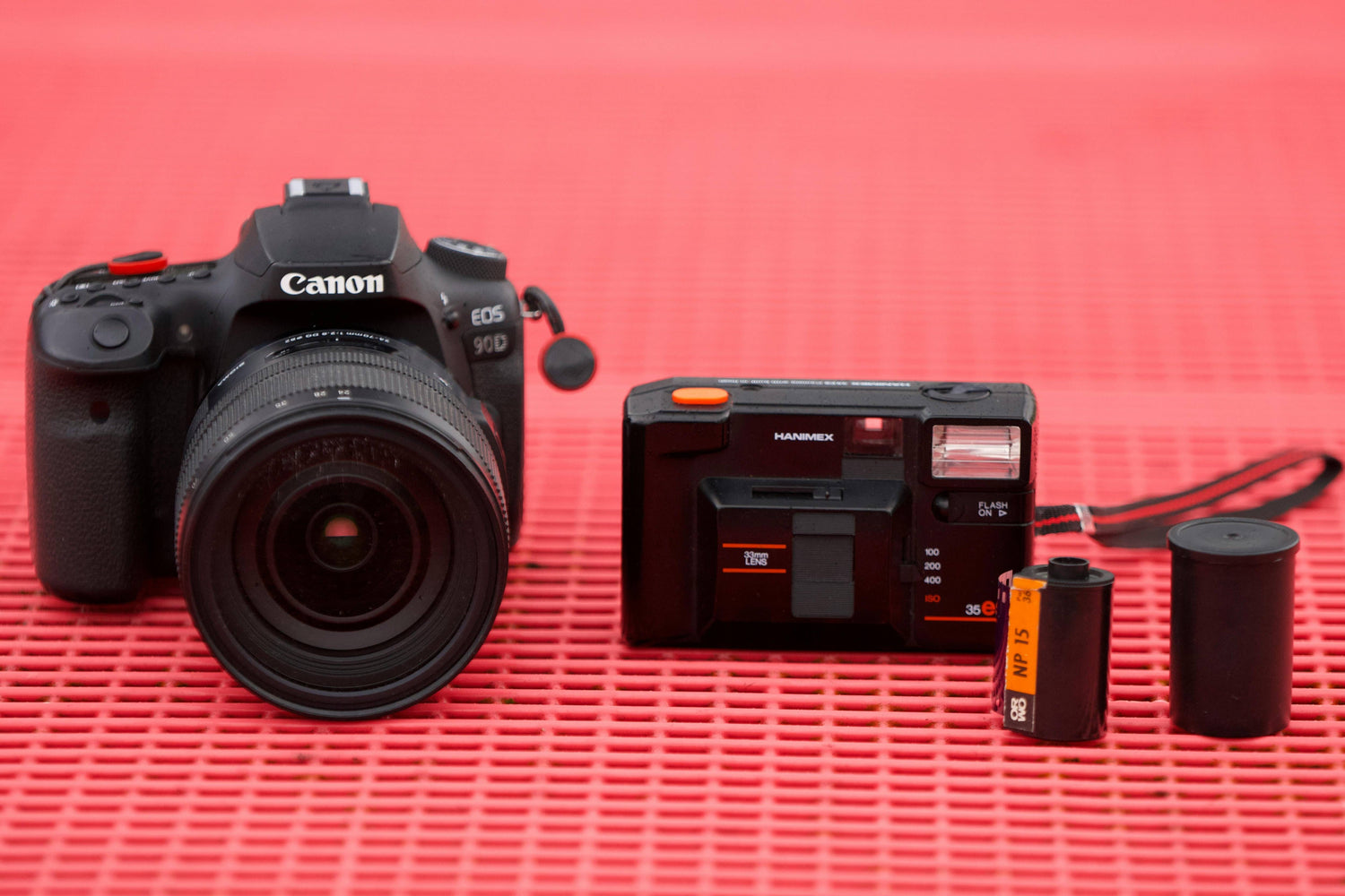 The Ultimate December 2025 Guide to Rugged Camera Gear and Straps for Hikers