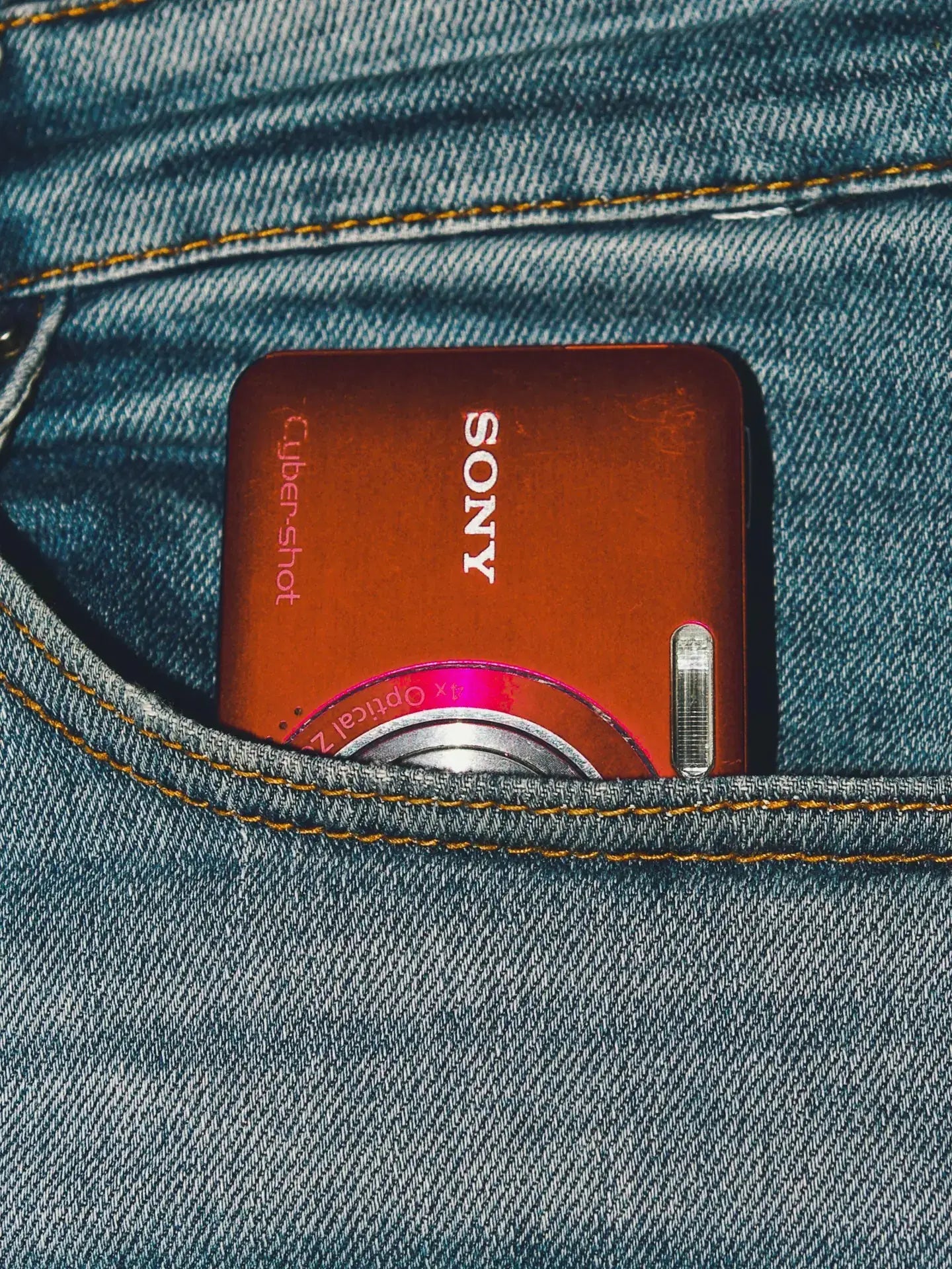 Pocket Camera Buying Guide 2026: Choose Between Premium Pocket vs Budget Compact
