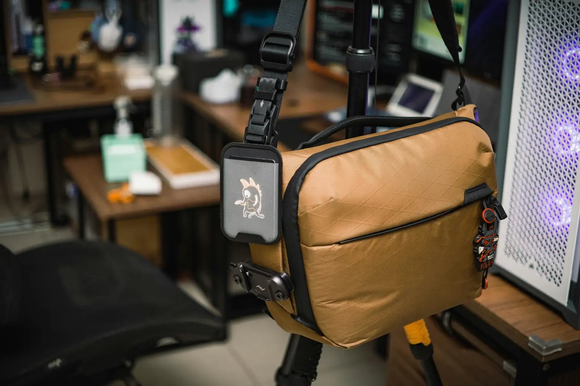 Maximizing Comfort and Functionality with the Camstrap MagClip During Long Shoots